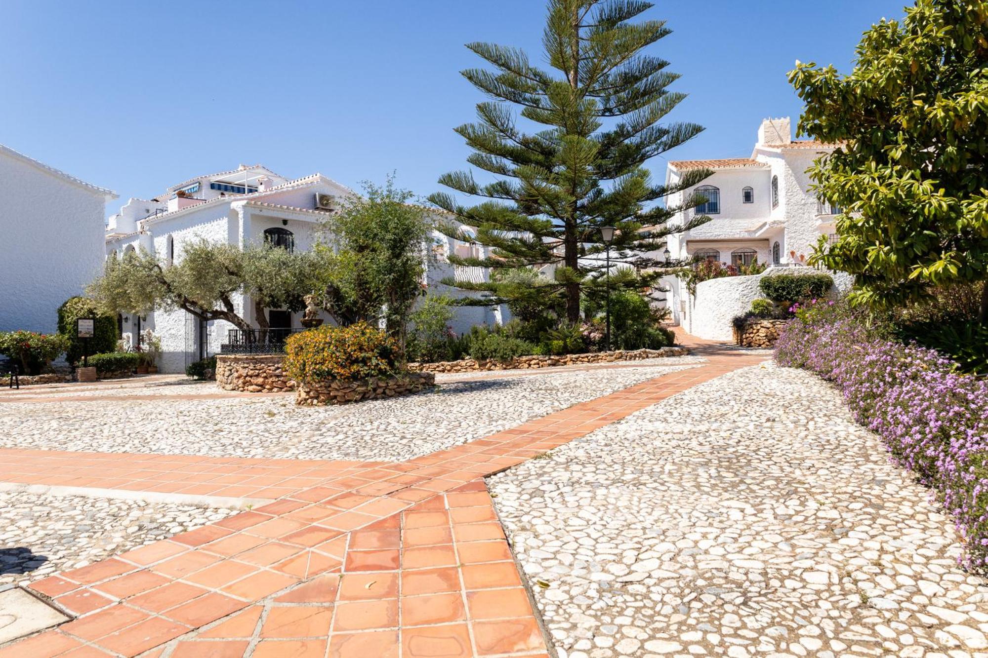Capistrano Village, 1 Bedroom + Free Wi-Fi Nerja Eksteriør bilde
